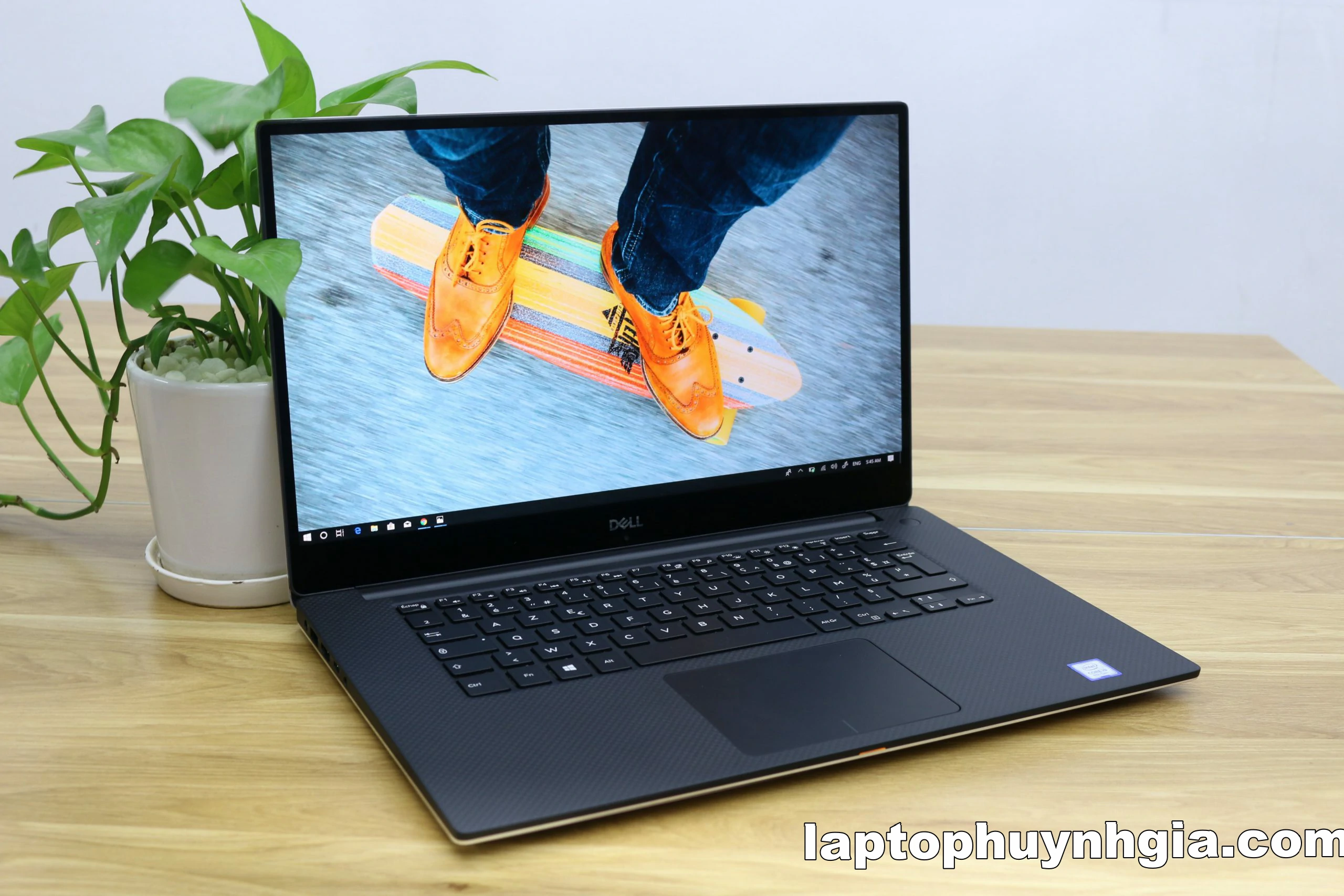 Laptop Cũ Bình Dương - laptop dell xps 9570 laptophuynhgia 1