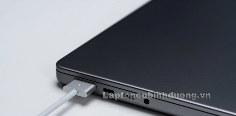 Laptop Cũ Bình Dương - cong sac macbook pro 2021
