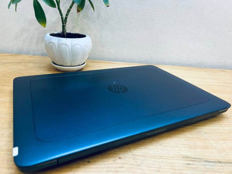 HP ZBOOK 15 G3 | I7-6700HQ | RAM 16GB | SSD 256GB + HDD 500GB | QUADRO M1000M - 19 HP ZBook 15 G3