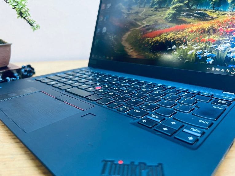 Lenovo ThinkPad X1 Carbon Gen 7