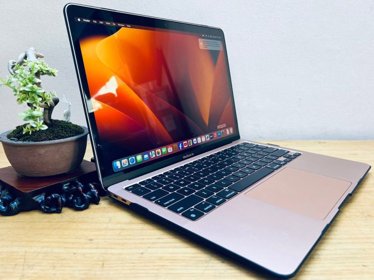 MacBook Air M1