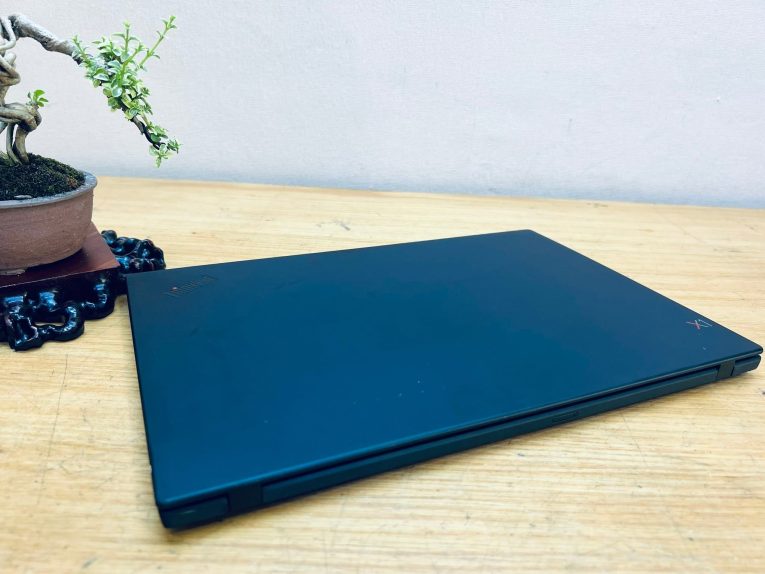 Lenovo ThinkPad X1 Carbon Gen 7