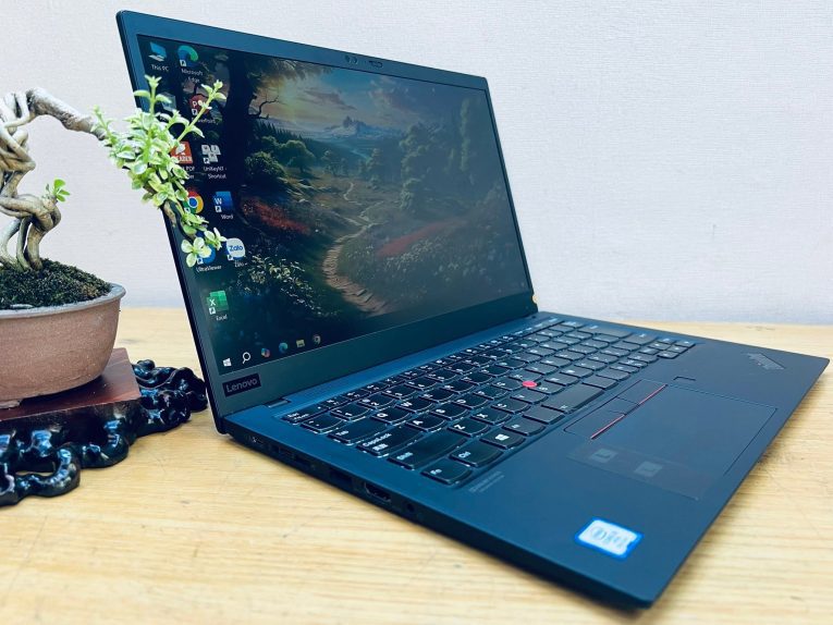 Lenovo ThinkPad X1 Carbon Gen 7