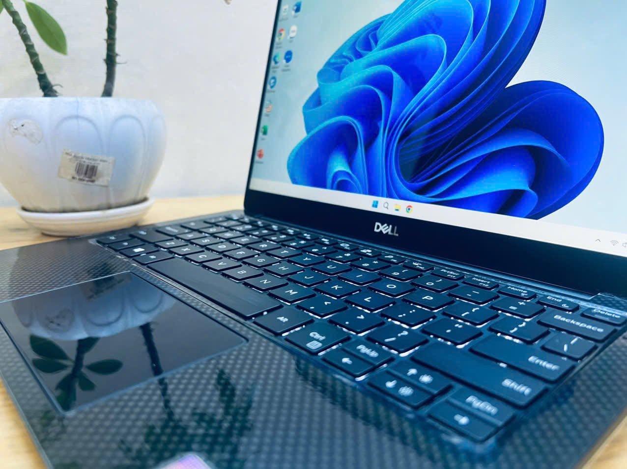 Dell XPS 13 7390 | i7-10510U | RAM 16GB | SSD 512GB | LCD 13" FHD - 12 Dell XPS 13 7390