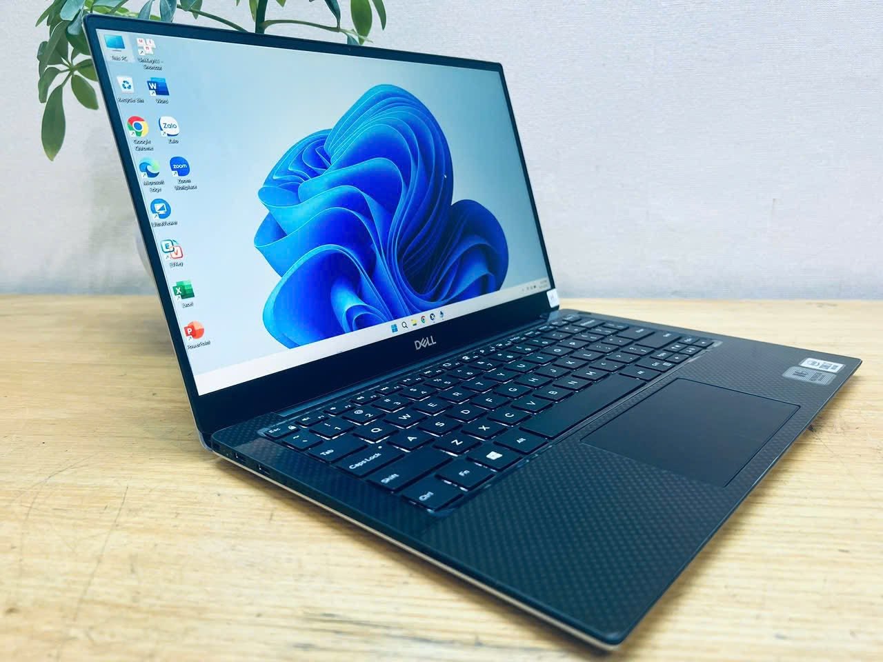 Dell XPS 13 7390 | i7-10510U | RAM 16GB | SSD 512GB | LCD 13" FHD - 13 Dell XPS 13 7390