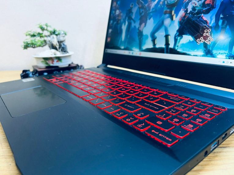 MSI BRAVO 15 B5DD | RYZEN 5 5600H | RAM 16GB | SSD 512GB | RADEON RX 5500M - 16 MSI Bravo 15 B5DD