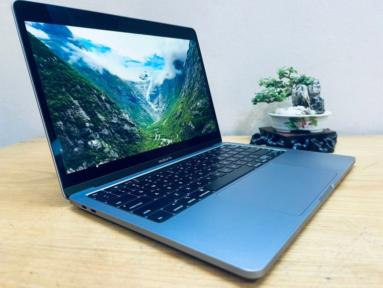 macbook pro 2020